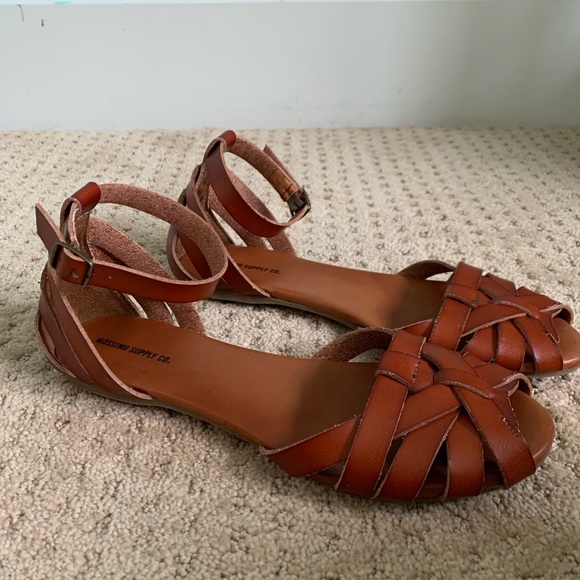 woven sandals closed toe